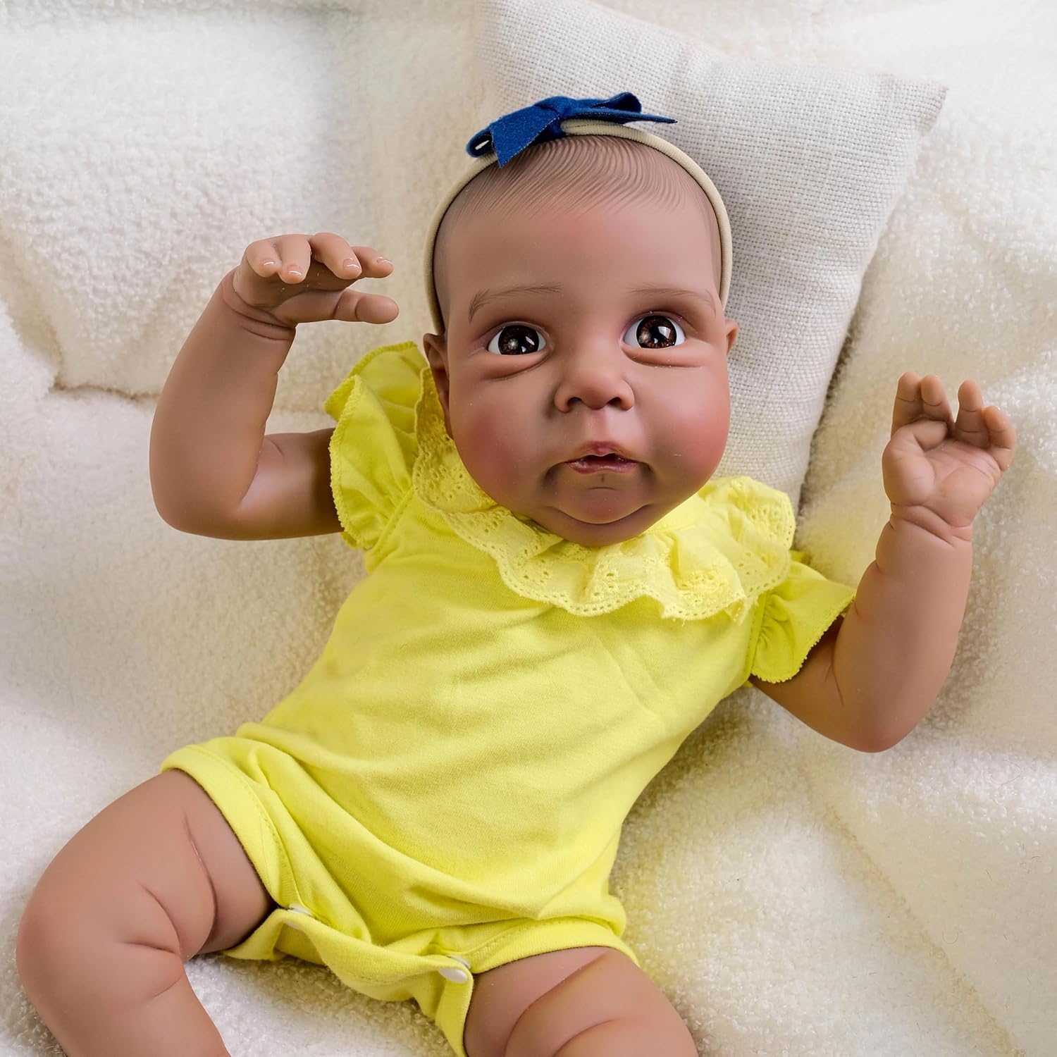 Nuova bambola da neonato realistica da 19 pollici Miley Reborn Baby Taglia Pelle scura Pelle 3D fatta a mano Vene visibili dei capelli dipinti a mano